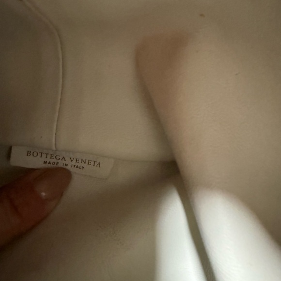 Bottega Veneta Knotted Shoulder Hobo in Light Gray - Picture 6 of 8